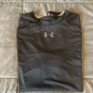 Under Armour Tight Fit Shirt Estimated Size Small